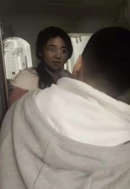 女人吃瓜事件视频,揭秘网络热议背后的真相